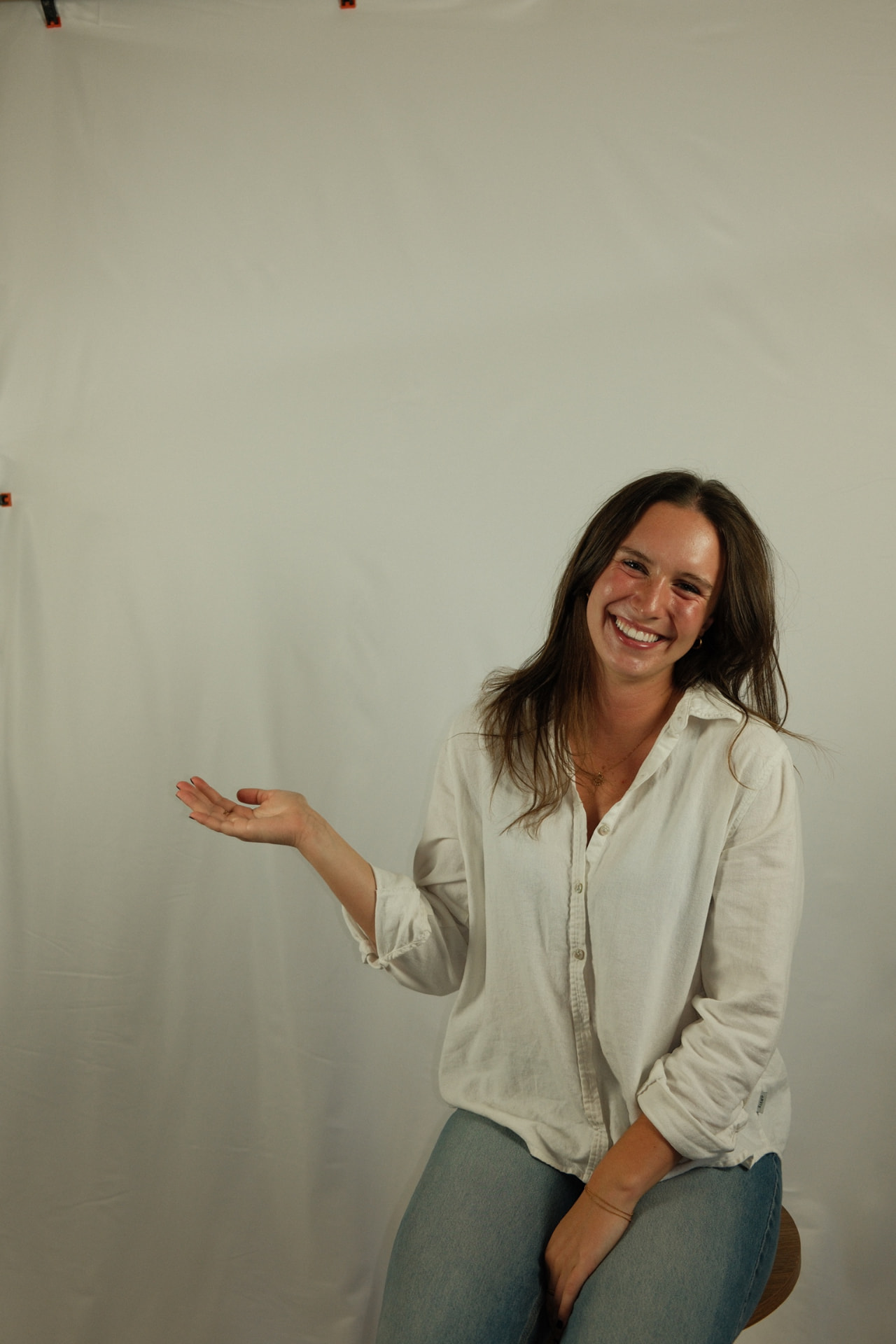 Laetitia Asper laughing in the studio